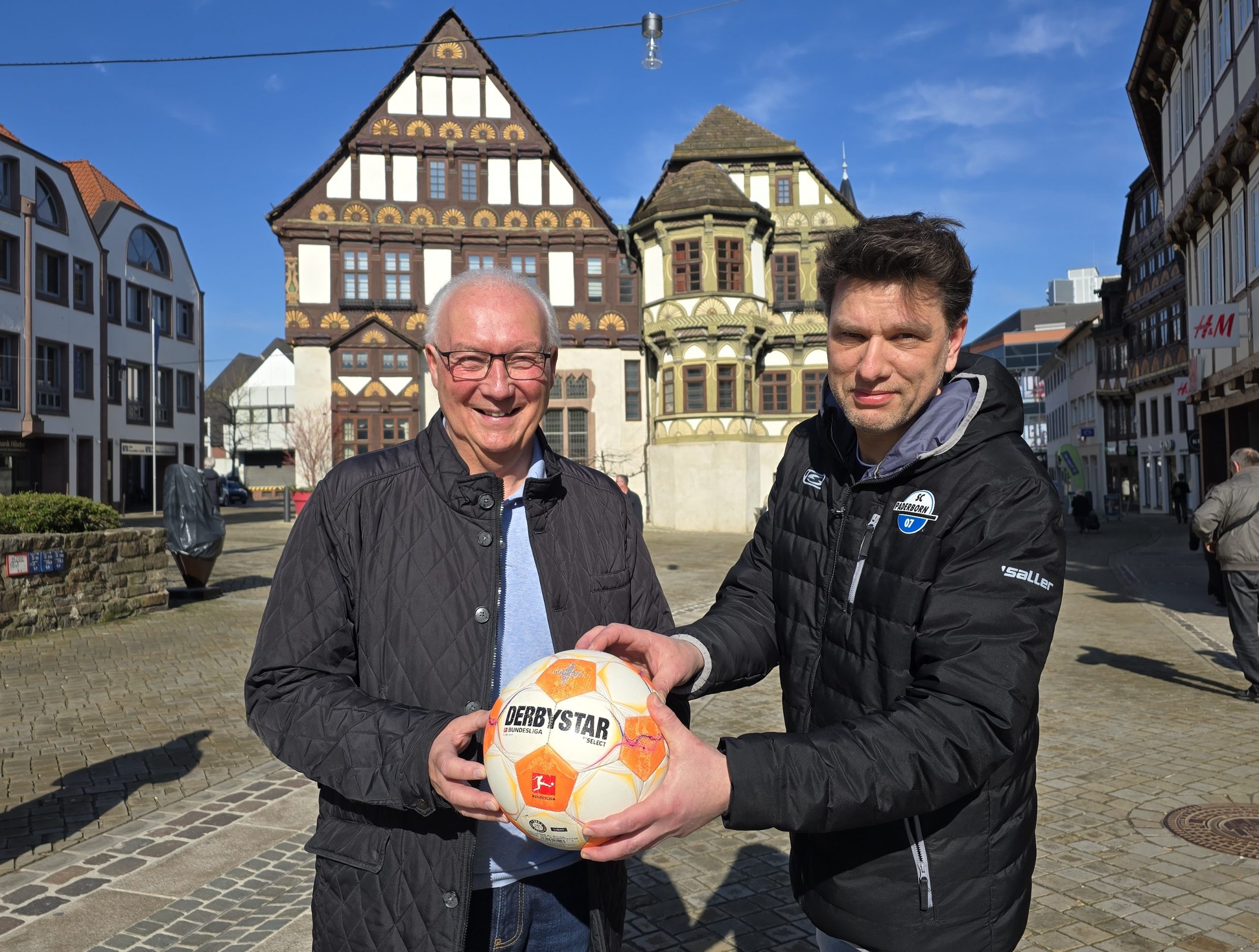 Kirche und Fußball: Lightroom-Gottesdienst mit Trainer Jürgen Holletzek