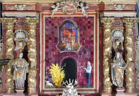Das neue Hochaltarbild in der ehemaligen Abteikirche Corvey steht im Mittelpunkt eines Themenabends in Anlehnung an die erfolgreichen Zeitreise-Vorträge im Rahmen des Corvey-Jubiläums. Foto: Kirchengemeinde Corvey/Sabine Robrecht