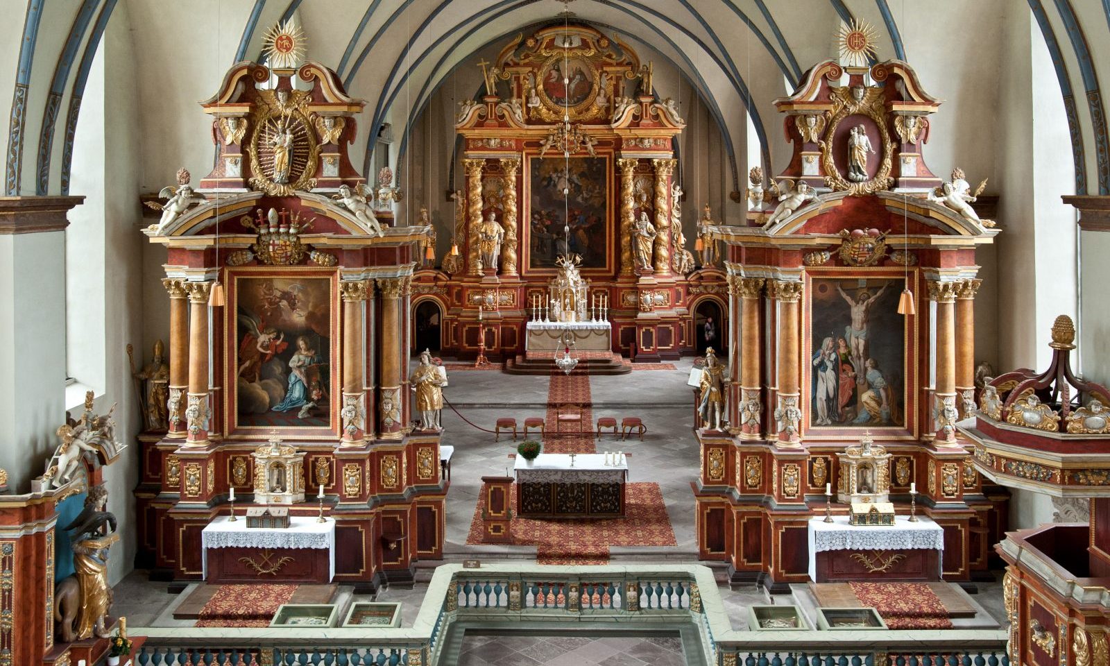Barocke Pracht auf karolingischen Fundamenten<br>Die Abteikirche St. Stephanus und Vitus Corvey