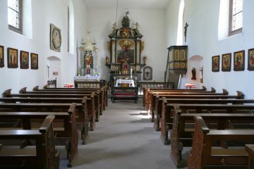 Blick in die Heiligenbergkapelle. Das Gotteshaus inmitten malerischer Natur wird von der Kirchengemeinde Ovenhausens betreut. 