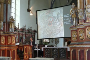 Auf der Ebstorfer Weltkarte, in deren Mittelpunkt Jerusalem steht, hat Corvey einen Platz. Dr. Mirko Breitenstein erläuterte in seinem Zeitreise-Vortrag die Karte.