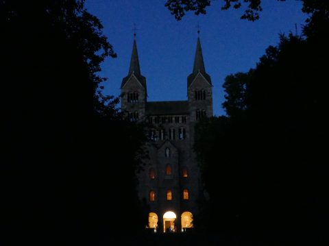 Das Kloster Corvey ist, so Professor Söding, seit 1200 Jahren ein Bollwerk gegen den Fanatismus, ein Denkmal intensiv genutzter Zeit und ein Wegweiser in die Zukunft.