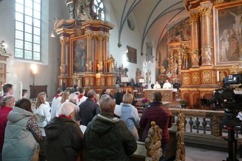 Großer Tag für Corvey: Das Erste übertrug den Allerheiligengottesdienst zum Abschluss des Jubiläumsjahres 1200 Jahre Corvey live aus der ehemaligen Abteikirche. 