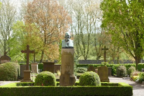 Das Grabmal des Deutschlandlied-Dichters August Heinrich Hoffmann von Fallersleben ist nicht weit von der Baustelle entfernt.
